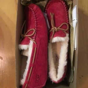 Ugg Slippers Red Size 8